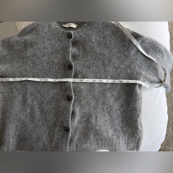 Everlane Women’s Crew Cardigan Alpaca Wool Buttons Gray Grey Sz XL - Picture 12 of 13